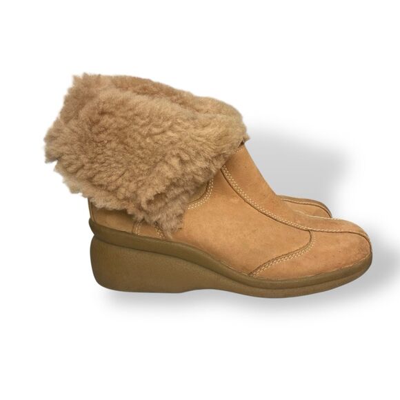 Clarks Real Fur Lined Wedge Ankle Boots Women Size 7M Leather Upper Cabincore - Picture 8 of 10